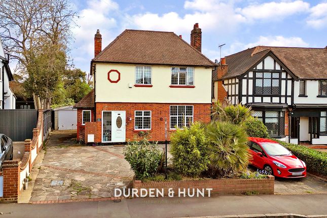 Slewins Lane, Hornchurch, RM11 3 bed detached house for sale