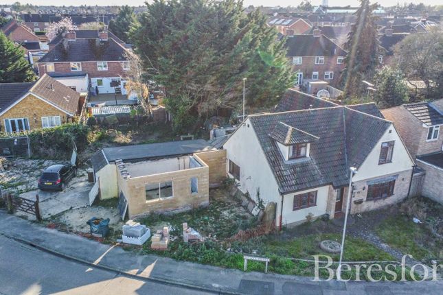 Berwick Avenue, Chelmsford, CM1 4 bed detached house for sale
