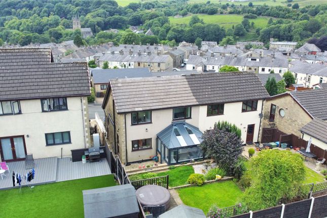 Saunders Close, Crawshawbooth... 3 bed semi