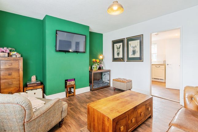 3 bed end terrace house