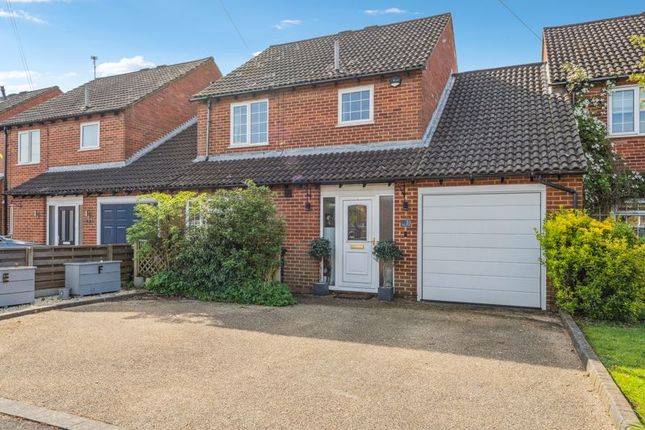 4 bedroom link detached house for sale