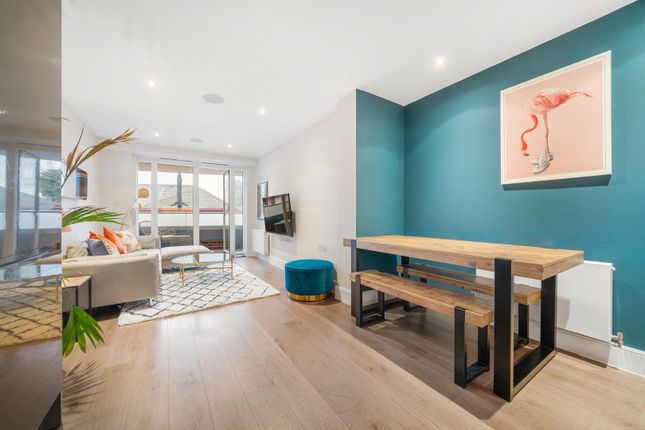 New Park Road, London SW2 2 bed flat for sale