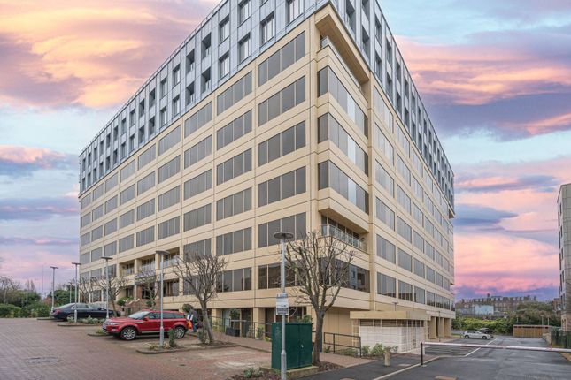 Westgate House, Ealing, London, W5 1 bed flat for sale