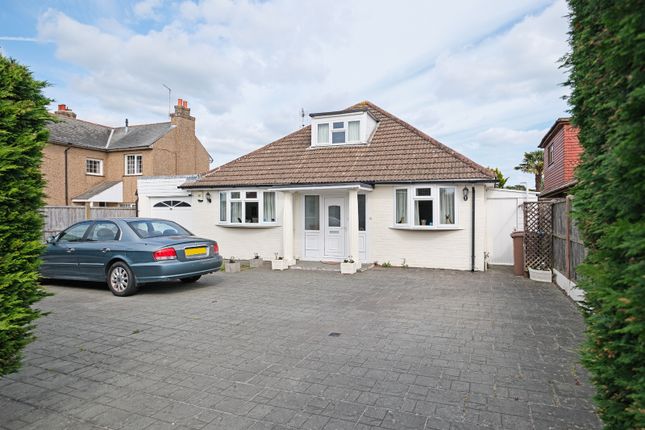 Yeomans Acre, Aldwick, Bognor Regis PO21 4 bed chalet for sale