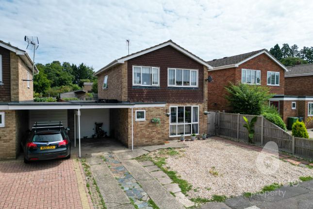 3 bed link detached house