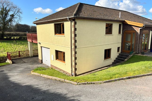 Bolahaul Road, Cwmffrwd, Carmarthen SA31 3 bed semi