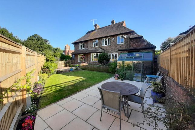 4 bed detached house