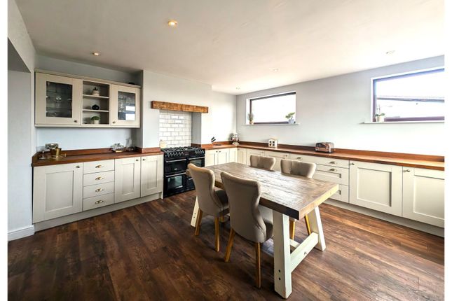 2 bed detached house