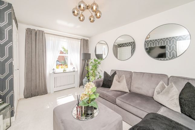 2 bedroom semi-detached house for sale