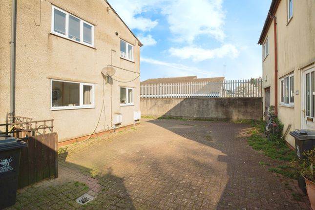 1 bedroom ground floor flat for sale