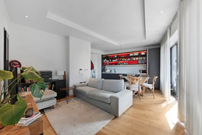 Meade House, London E14 1 bed flat for sale