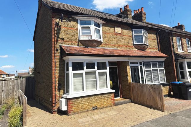 Park Avenue, Egham, Surrey, TW20 3 bed semi