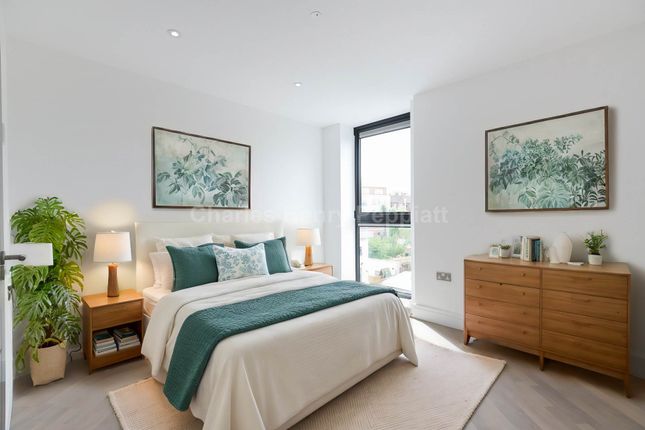 Dudley House, Pickard Close, N14 2 bed apartment for sale