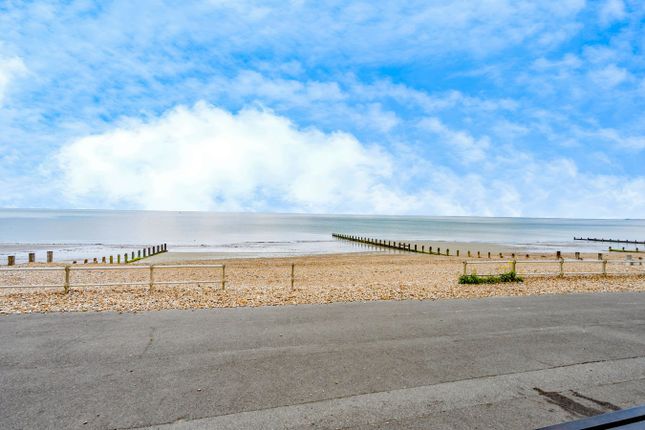 Rock Gardens, Bognor Regis PO21 2 bed apartment for sale