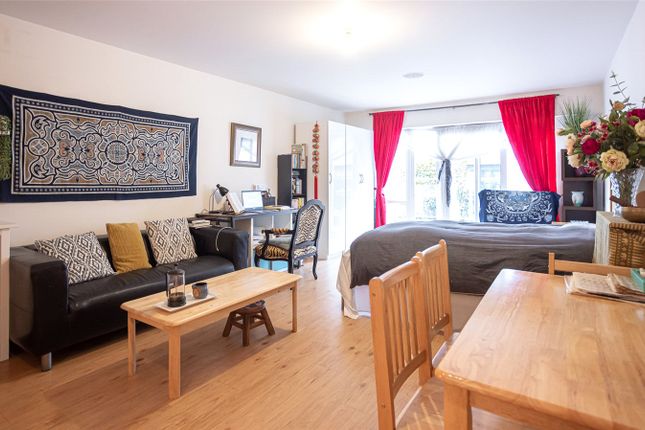 Studio flat for sale