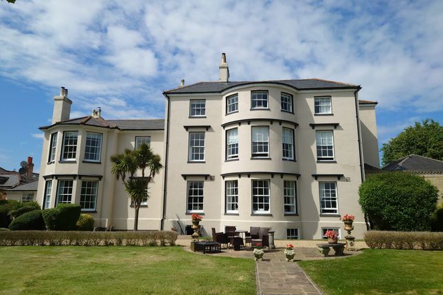 Abshot Manor Apartments, Hook Village 3 bed apartment for sale