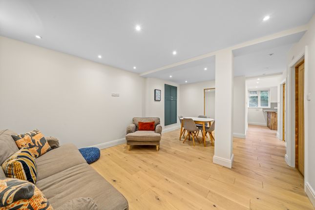 Knollys Road, Streatham SW16 2 bed ground floor flat for sale
