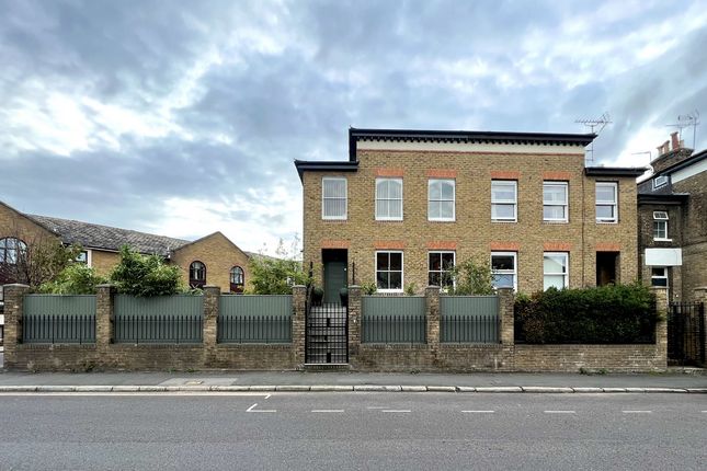 4 bed end terrace house