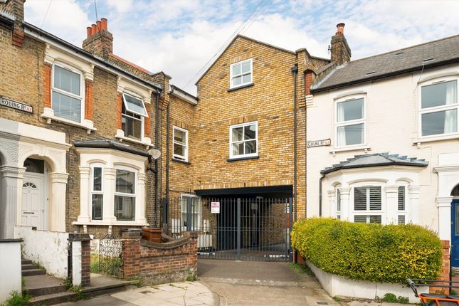 Roding Road, London E5 1 bed flat for sale