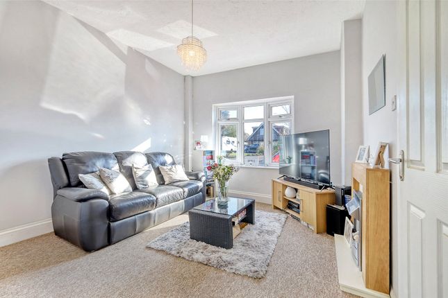 Ashingdon Road, Rochford, Essex, SS4 2 bed apartment for sale