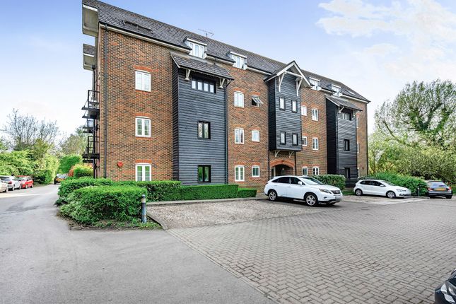 Springwell Lane, Rickmansworth 2 bed apartment for sale