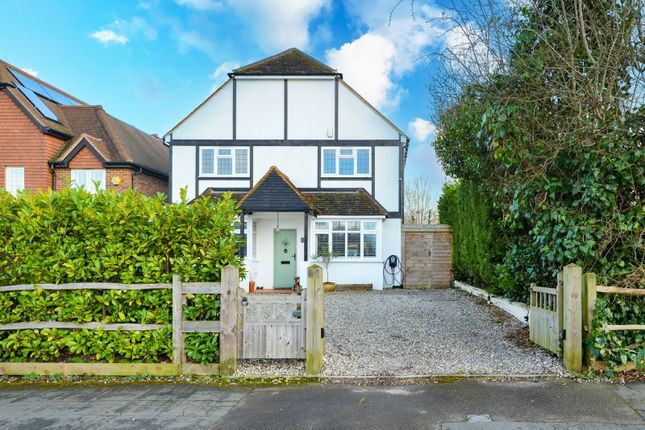 5 bed detached house