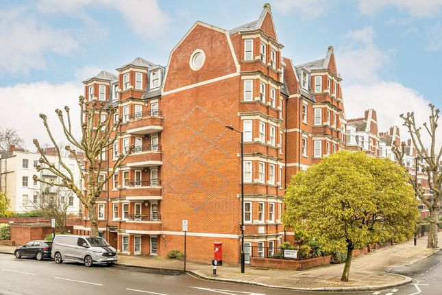 4 bedroom flat for sale