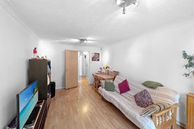 McDowall Road, SE5 1 bed flat for sale