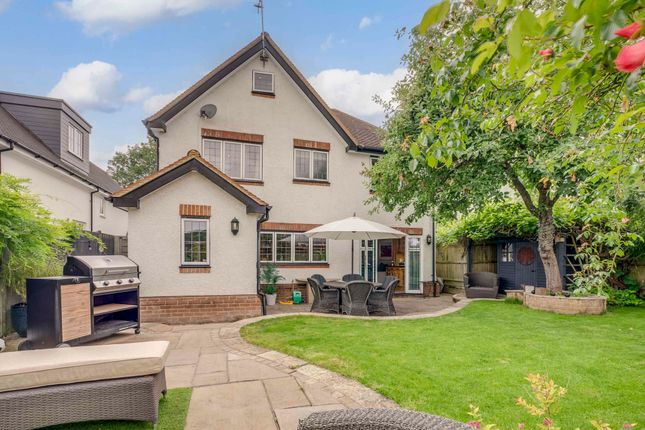 Bassetsbury Lane, High Wycombe HP11 5 bed detached house for sale