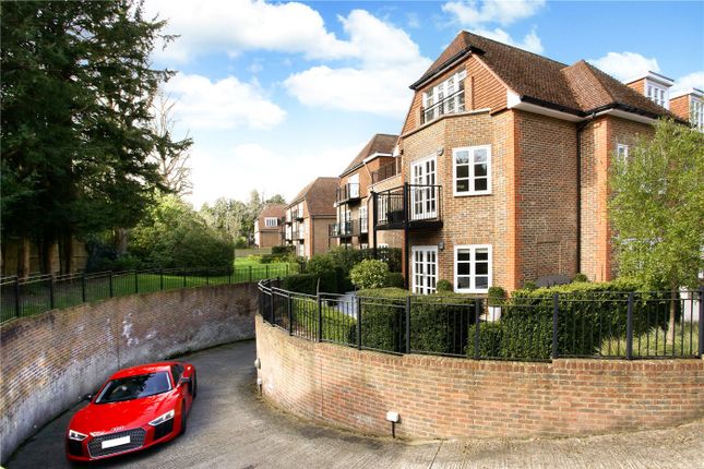 Cross Road, Sunningdale, Berkshire, SL5 3 bed apartment for sale