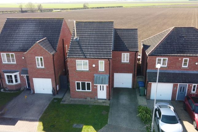 3 bed detached house