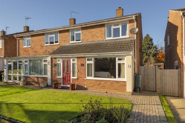 Linden Close, Paddock Wood, Tonbridge 3 bed semi