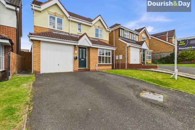 Padstow Drive, Stafford ST17 4 bed detached house for sale