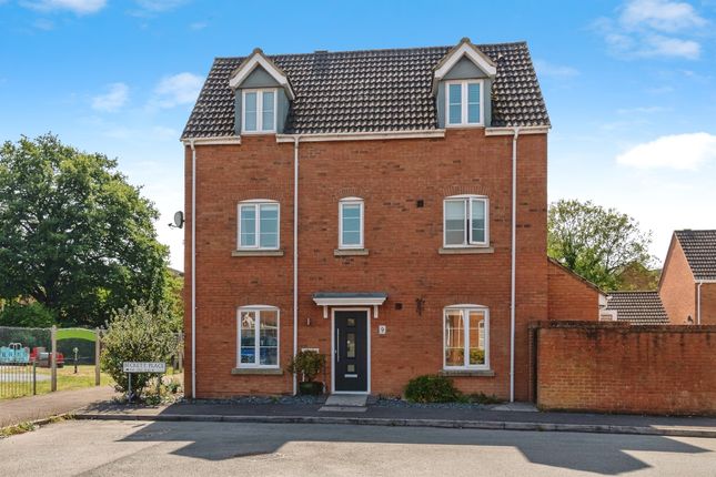 4 bed end terrace house