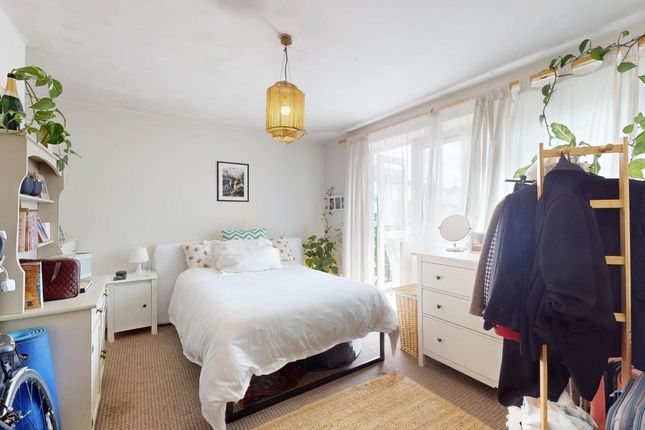 Benbow Road, London W6 1 bed apartment for sale