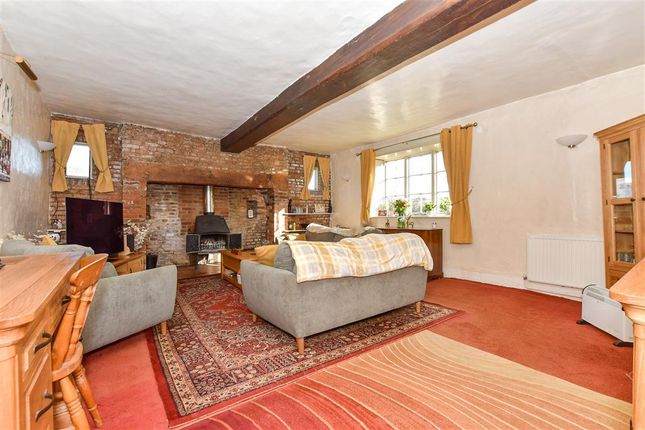 6 bed detached house