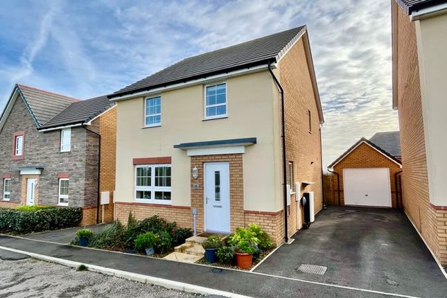 Spool Mead, Chard, Somerset TA20 4 bed detached house for sale