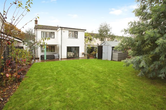 4 bed detached house