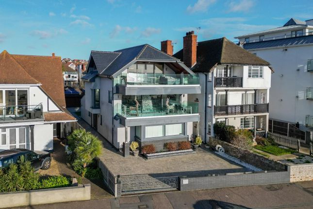 4 bed detached house