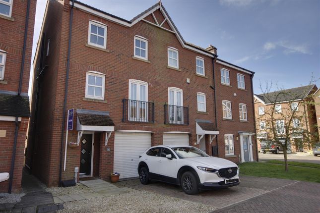 Tudor Close, Brough 3 bed end of terrace house for sale