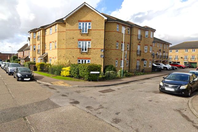 Exmoor Court, Paighton Close, Romford 2 bed flat for sale