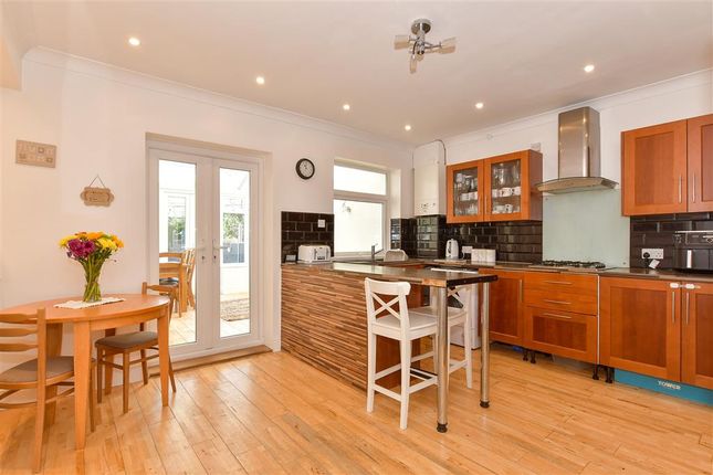 Granville Road, Sheerness, Kent 2 bed end of terrace house for sale