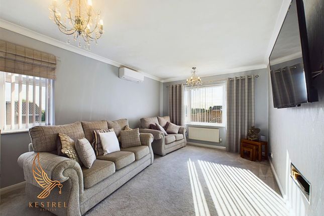 Askham Grove, Upton WF9 3 bed detached bungalow for sale