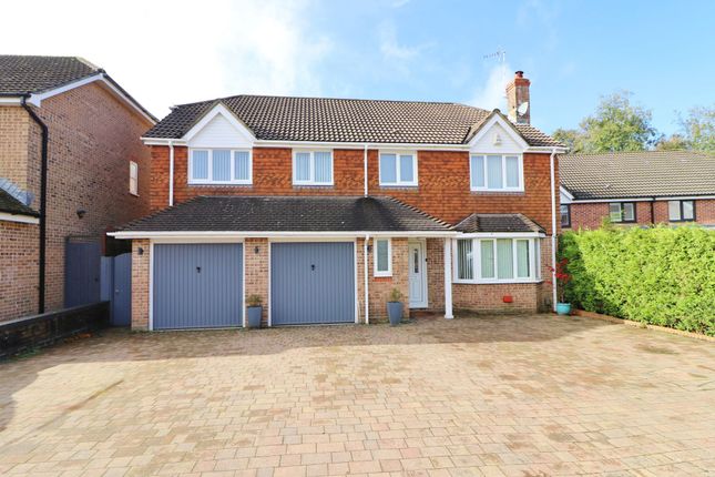 5 bed detached house