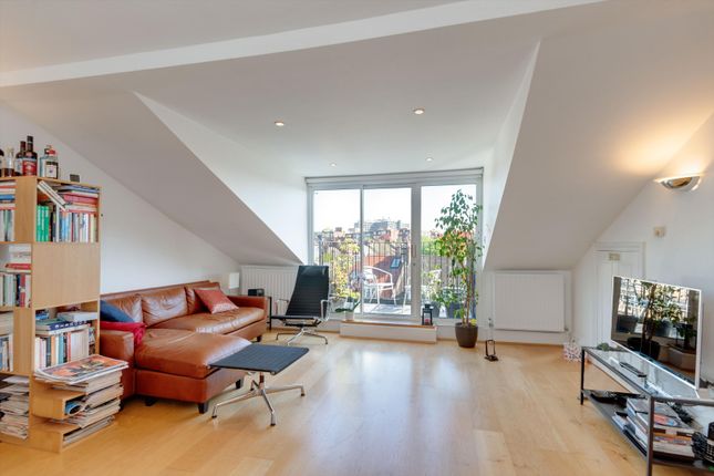 Belsize Park Gardens, London, NW3 2 bed flat for sale