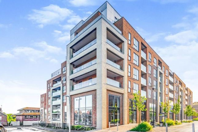 Queens Road, East Grinstead, RH19 1 bed flat for sale