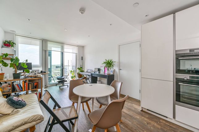 Gladwin Tower, Nine Elms, London, SW8 1 bed flat for sale