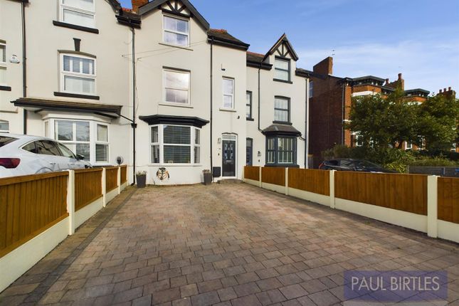 5 bed terraced house