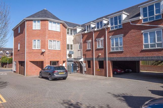 Totton 2 bed flat for sale