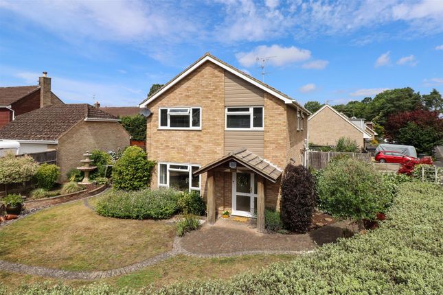 Folly Close, Fleet GU52 4 bed detached house for sale